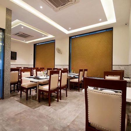 Hotel Z Suite-Near Delhi Airport Ню Делхи Екстериор снимка