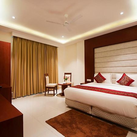 Hotel Z Suite-Near Delhi Airport Ню Делхи Екстериор снимка