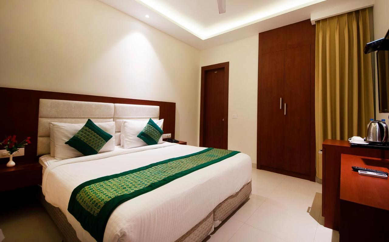 Hotel Z Suite-Near Delhi Airport Ню Делхи Екстериор снимка