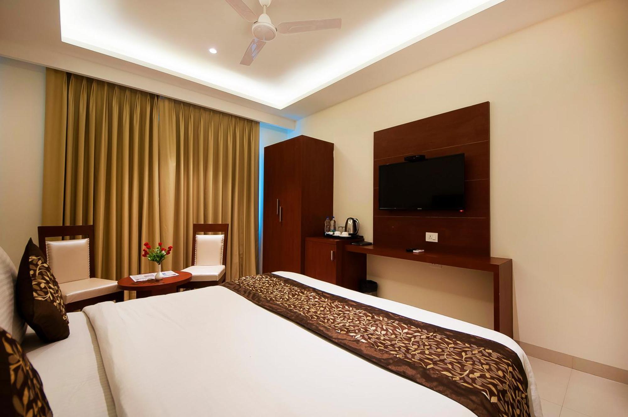 Hotel Z Suite-Near Delhi Airport Ню Делхи Екстериор снимка