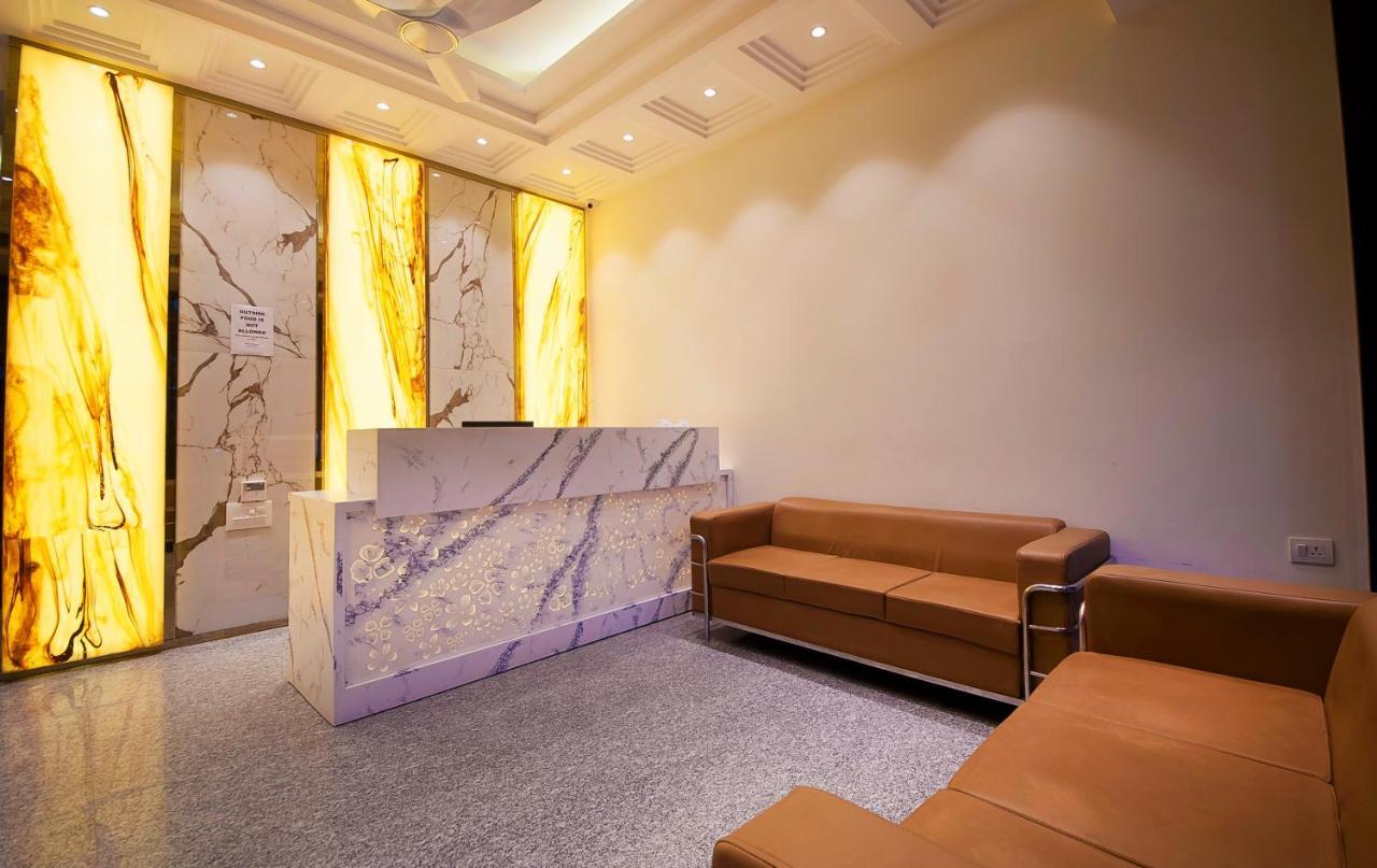Hotel Z Suite-Near Delhi Airport Ню Делхи Екстериор снимка