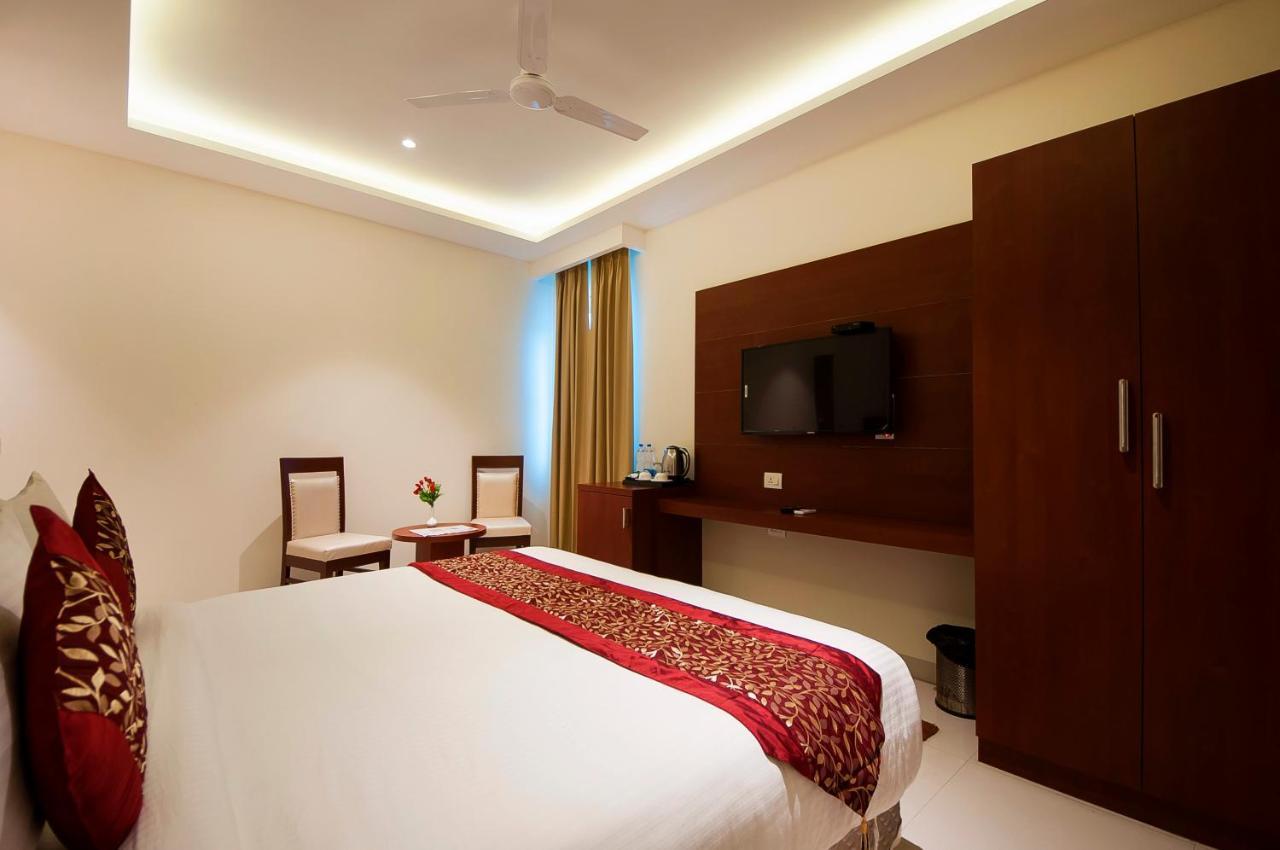 Hotel Z Suite-Near Delhi Airport Ню Делхи Екстериор снимка