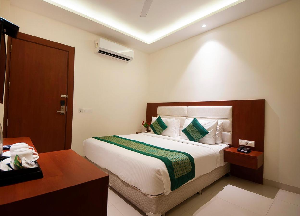 Hotel Z Suite-Near Delhi Airport Ню Делхи Екстериор снимка