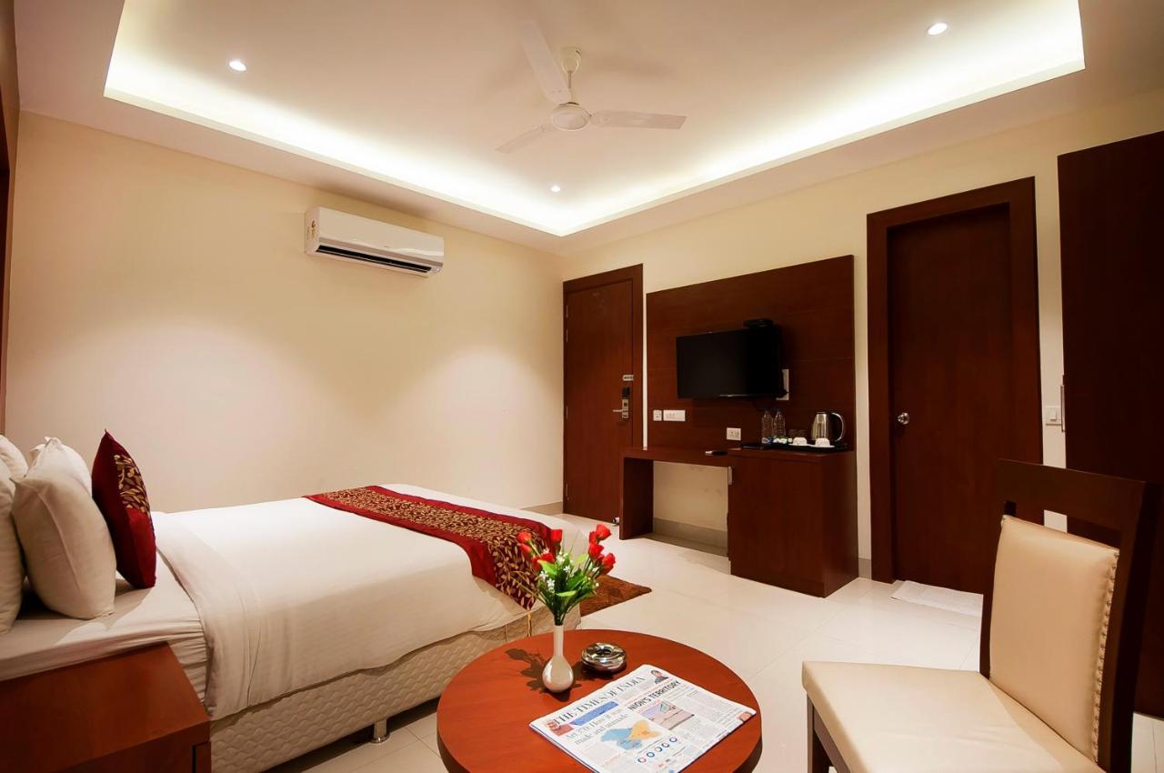 Hotel Z Suite-Near Delhi Airport Ню Делхи Екстериор снимка