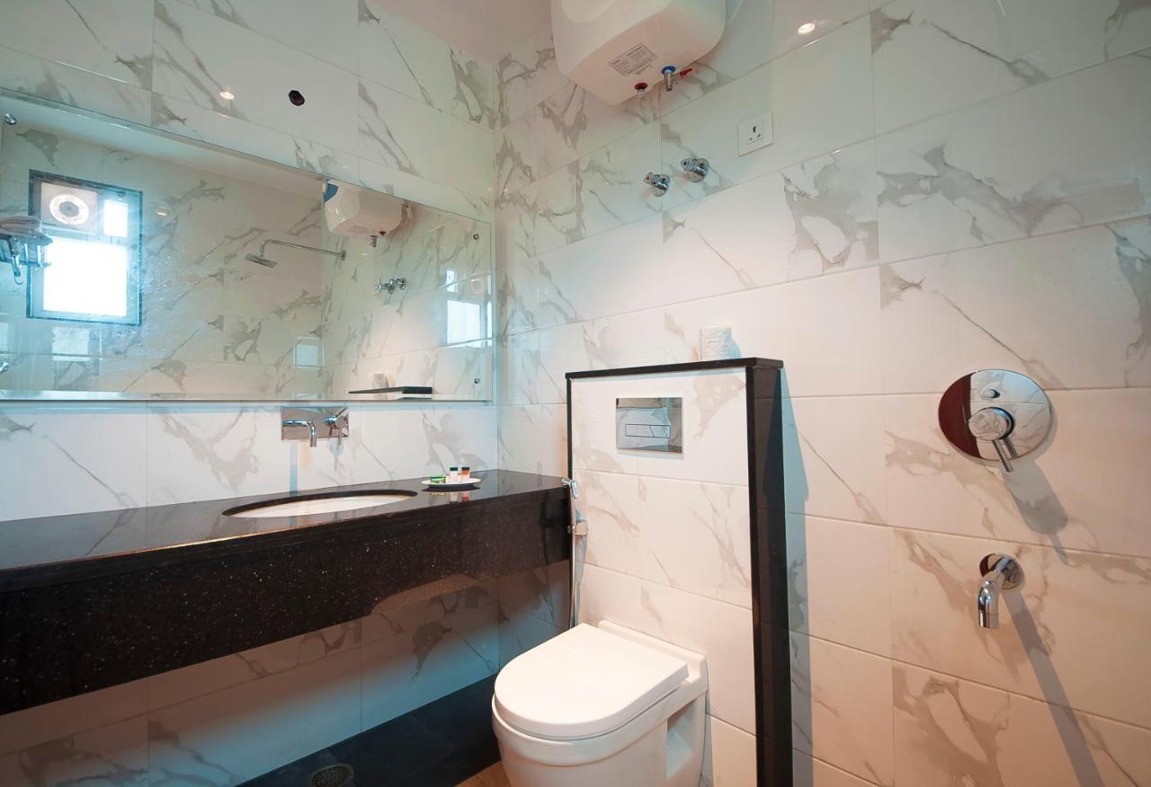 Hotel Z Suite-Near Delhi Airport Ню Делхи Екстериор снимка